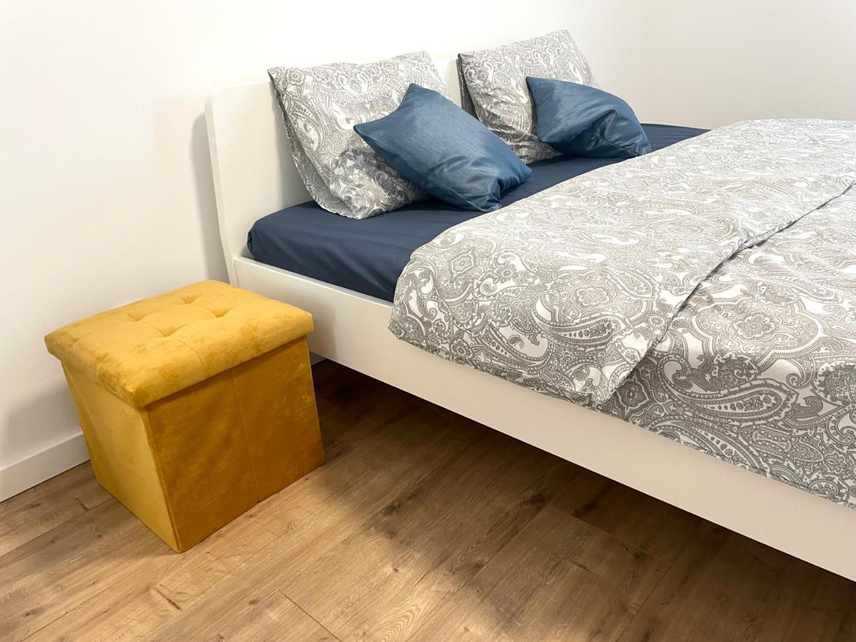 Apartamento 02 - *